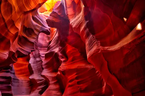 خلفية وادٍ سحيق بدقة 4K · nature · 3840×2564