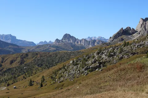 Hình nền Dãy Núi Dolomites 4K · mountains · 3840×2560