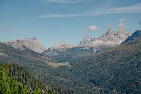 Hình nền Dãy Núi Dolomites 4K · mountains · 3840×2560