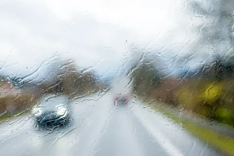 Fond d'écran Gouttes de pluie 4K · nature · 3840×2563