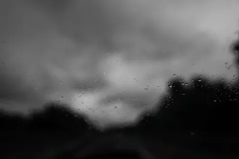 خلفية قطرات المطر بدقة 4K · nature · 3840×2560