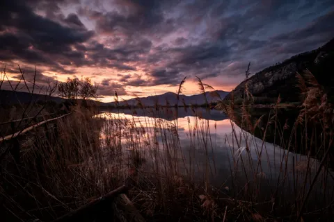 Bergsee 4K Hintergrundbild · mountains · 3840×2560