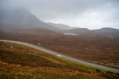 Neblige Straße 4K Hintergrundbild · nature · 3840×2560