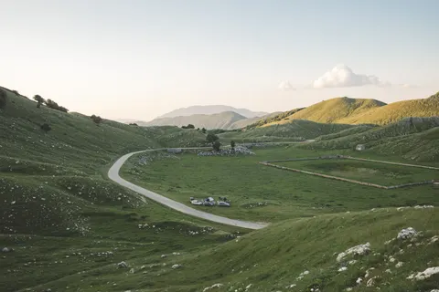 초록 언덕 4K 배경화면 · nature · 3840×2560