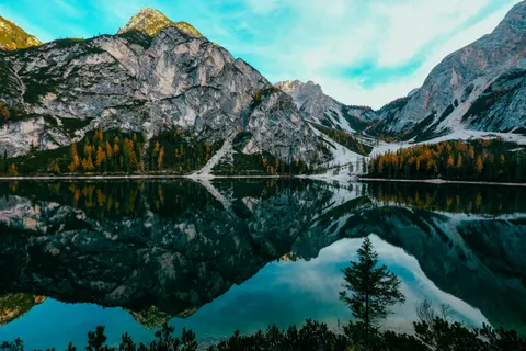 Fondo de pantalla Lago de Montaña 4K · mountains · 3840×2560