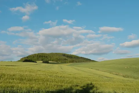 Green Hills 4K Wallpaper · nature · 3840×2560