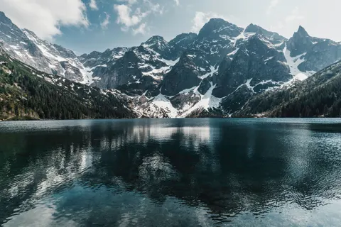 Papel de parede Lago de Montanha 4K · mountains · 3840×2560