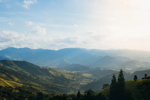 Papel de parede Colinas verdes 4K · nature · 3840×2560