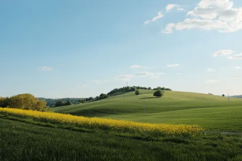 Fondo de pantalla Colinas verdes 4K · nature · 3840×2560