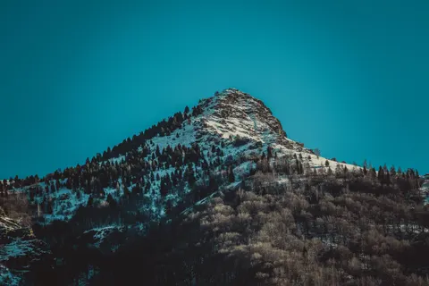 설산 봉우리 4K 배경화면 · mountains · 3840×2560
