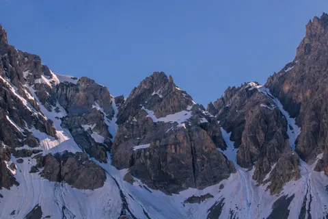 Snowy Mountain Peak 4K Wallpaper · mountains · 3840×2560