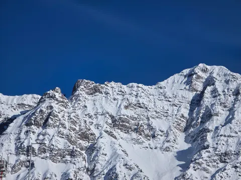 Snowy Mountain Peak 4K Wallpaper · mountains · 3840×2880