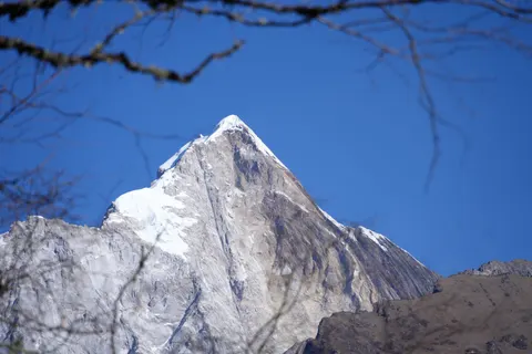 Snowy Mountain Peak 4K Wallpaper · mountains · 3840×2560