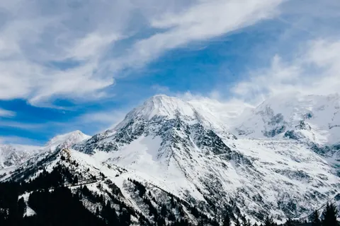 Snowy Mountain Peak 4K Wallpaper · mountains · 3840×2560