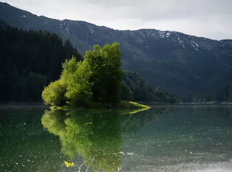 Hình nền Hồ Trên Núi 4K · mountains · 3840×2850