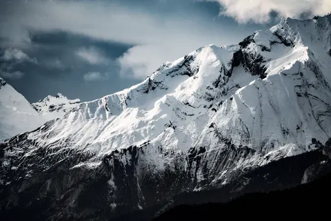 Snowy Mountain Peak 4K Wallpaper · mountains · 3840×2560