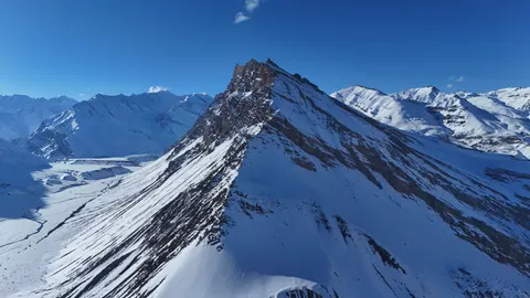 Snowy Mountain Peak 4K Wallpaper · mountains · 3840×2160
