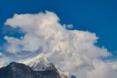 Обои Заснеженная вершина 4K · mountains · 3840×2561