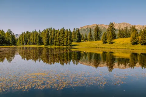 Bergsee 4K Hintergrundbild · mountains · 3840×2560