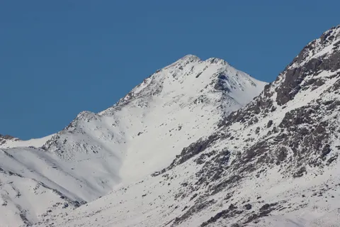 Snowy Mountain Peak 4K Wallpaper · mountains · 3840×2560