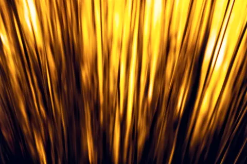 Liquid Gold 4K Wallpaper · abstract · 3840×2560