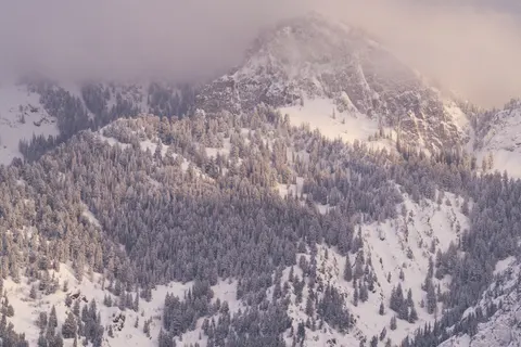 Обои Горный хребет 4K · mountains · 3840×2560