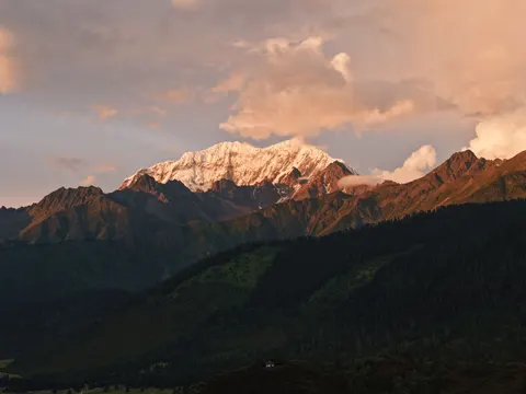 Fondo de pantalla Cordillera 4K · mountains · 3840×2880