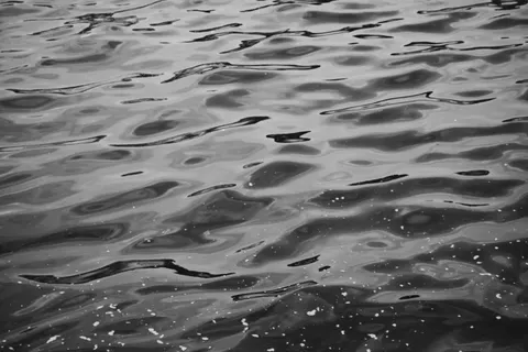 Liquid Gold 4K Wallpaper · abstract · 3840×2560