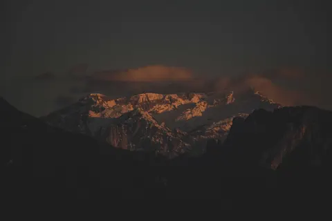 Papel de parede Cordilheira 4K · mountains · 3840×2560
