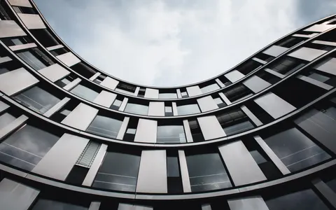 خلفية واجهة مستقبلية بدقة 4K · architecture · 3840×2400