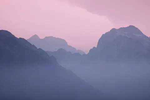 Bergkette 4K Hintergrundbild · mountains · 3840×2560