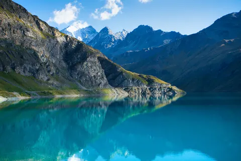 Hình nền Hồ Trên Núi 4K · mountains · 3840×2565