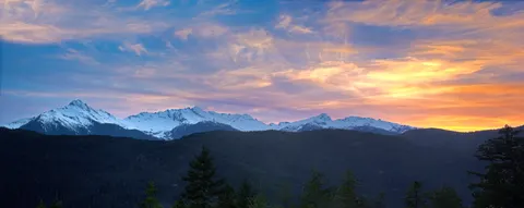 Bergkette 4K Hintergrundbild · mountains · 3840×1529