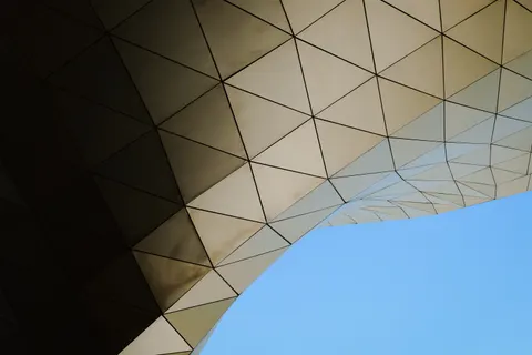 خلفية واجهة مستقبلية بدقة 4K · architecture · 3840×2560