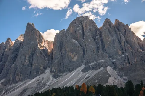 Fondo de pantalla Cordillera 4K · mountains · 3840×2560
