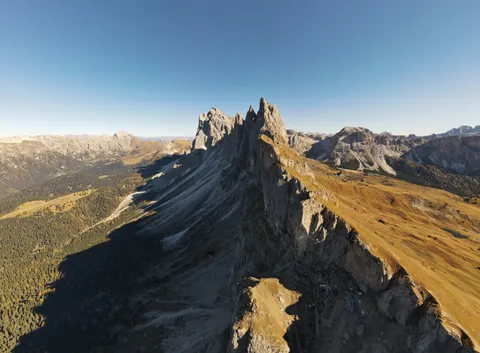 خلفية جبال الدولوميت بدقة 4K · mountains · 3840×2826