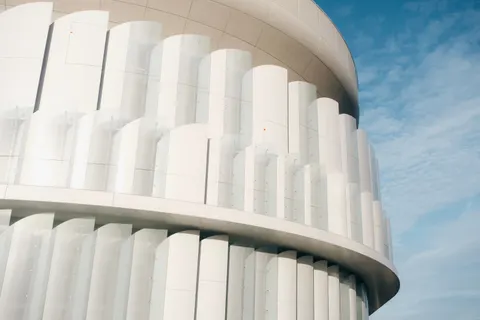 Papel de parede Fachada Futurista 4K · architecture · 3840×2560