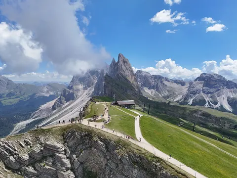 Fondo de pantalla Dolomitas 4K · mountains · 3840×2880