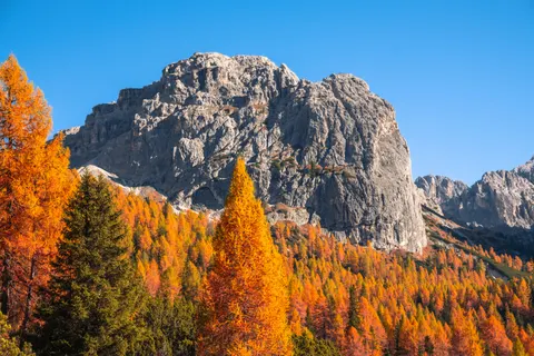 خلفية جبال الدولوميت بدقة 4K · mountains · 3840×2560