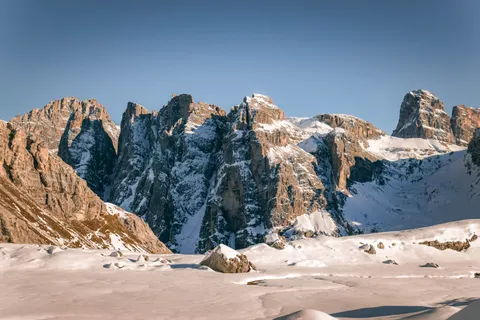 خلفية جبال الدولوميت بدقة 4K · mountains · 3840×2560