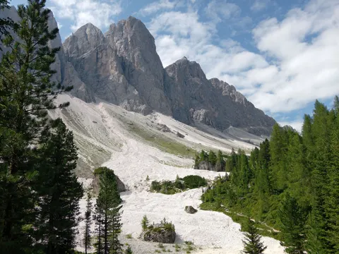 Fondo de pantalla Dolomitas 4K · mountains · 3840×2880