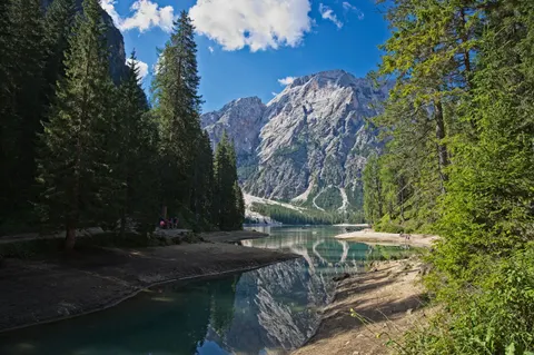 Papel de parede Lago de Montanha 4K · mountains · 3840×2555
