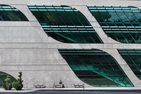 والپیپر نمای آینده‌نگر با کیفیت 4K · architecture · 3840×2561