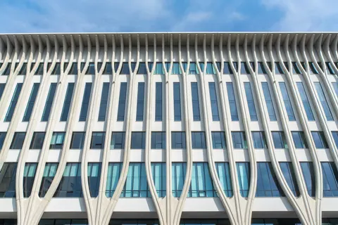 خلفية واجهة مستقبلية بدقة 4K · architecture · 3840×2560