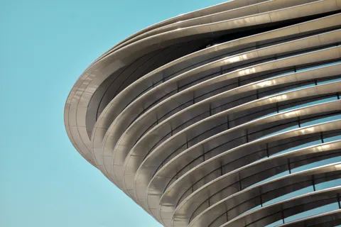 Papel de parede Fachada Futurista 4K · architecture · 3840×2560