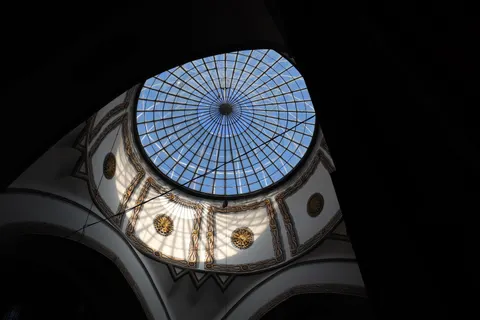 Glass Dome 4K Wallpaper · architecture · 3840×2560