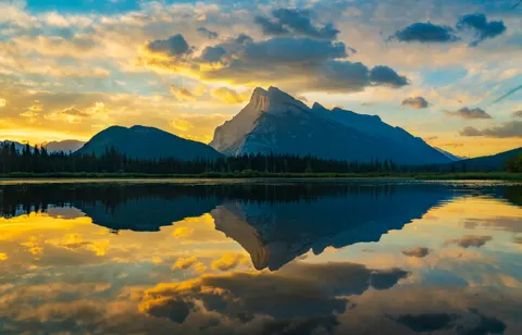 Bergsee 4K Hintergrundbild · mountains · 3840×2464