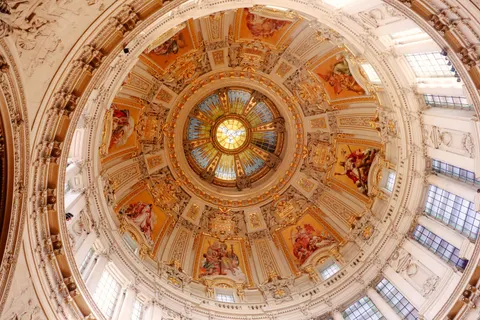 Papel de parede Cúpula de Vidro 4K · architecture · 3840×2560