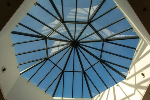 Glaskuppel 4K Hintergrundbild · architecture · 3840×2560
