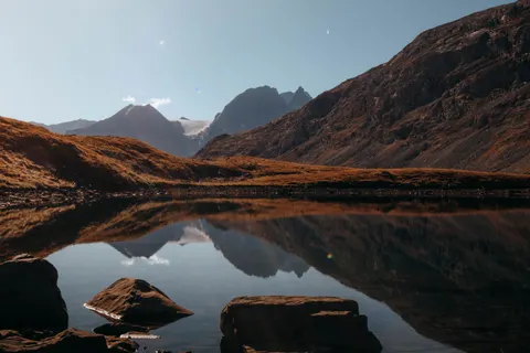 والپیپر دریاچه کوهستانی با کیفیت 4K · mountains · 3840×2560